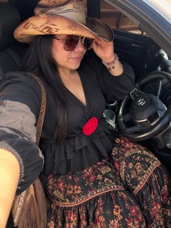 🔥 PLUS WESTERN-STYLE BLOUSE — ONLY $12! 🔥  🤠🖤 Western + boho style, feminine and easy to style. Long sleeves, V-neck, ruffled waist and a beautifu
