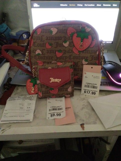 Freshly Picked Strawberries Juicy Couture Bag And Wallet