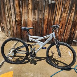 26"Magna Mountain bike dual suspension.