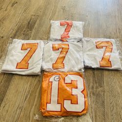 Buccaneers Creamsicle Jerseys. XL,L,M, Xl In Boys (price Non Negotionable)