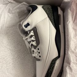 Jordan Retro 3 Midnight Navy Size 11.5 