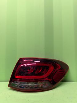2020 2021 2022 MERCEDES-BENZ GLC300 GLC43 GLC63 SUV Right Passenger Side Quarter Panel / Outer Tail Light OEM
