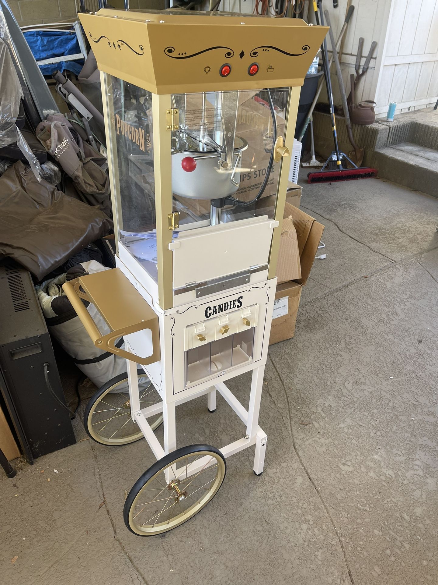 Vintage 8 Ounce Professional Popcorn and Dispensing Cart