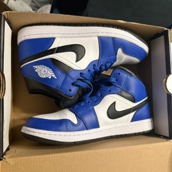 Blue /white And Black Jordan’s 