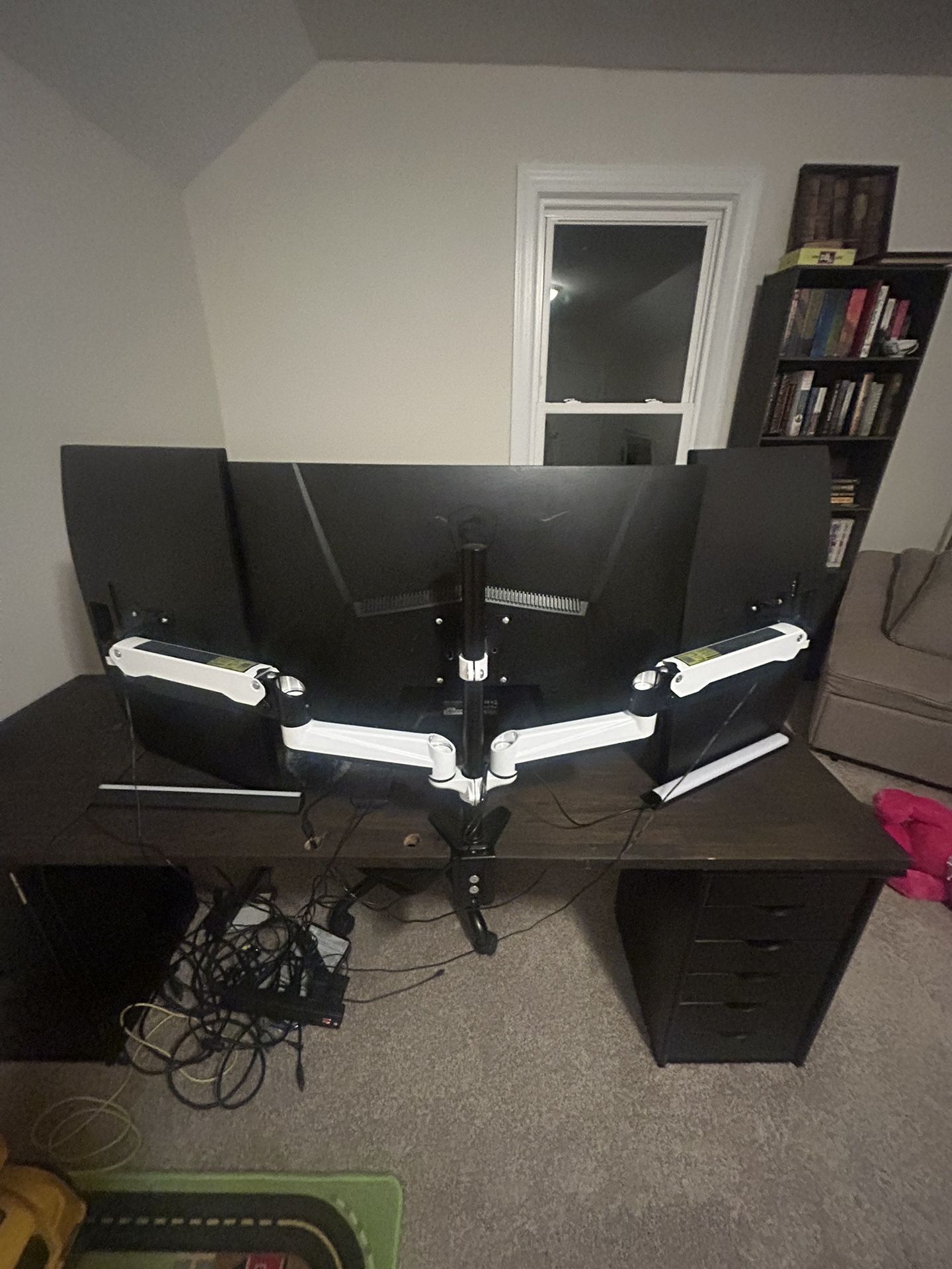 Triple Monitor Mount Arm