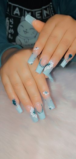 NAIL POLISH