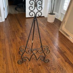 Fancy Iron Art Easel 