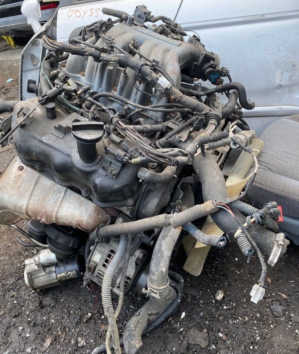 2003-2004 Nissan Exterra Engine For Parts