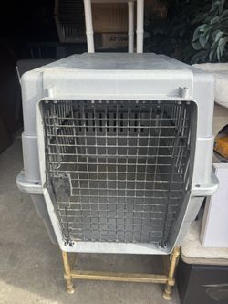 Large Pet Crate / Dog Kennel 
