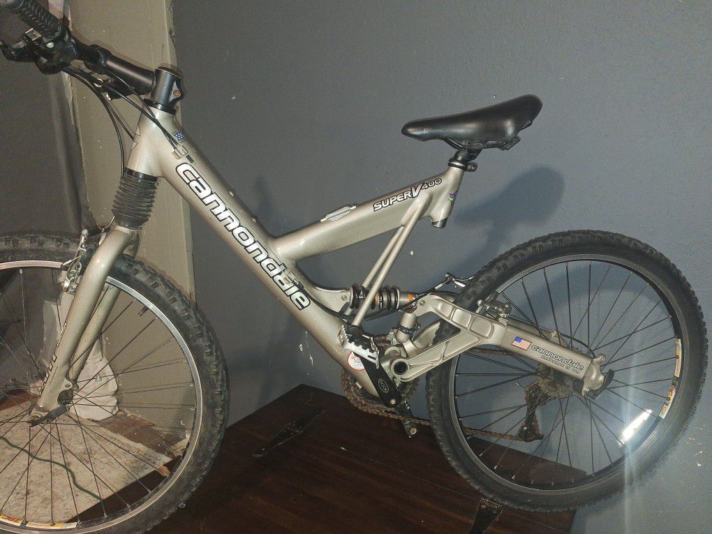Cannondale SuperV400 