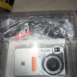 Vintage 2480 Digital Camera – 4 Megapixel (by Interpolation), Compact Silver Point & Shoot with Cable