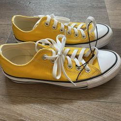 New Converse Woman’s  Size 7