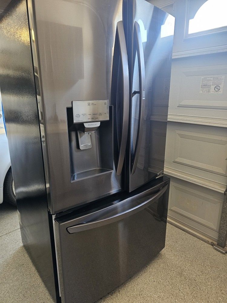 LG Refrigerator-Reduced!!