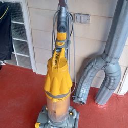 Dyson Vacuum 