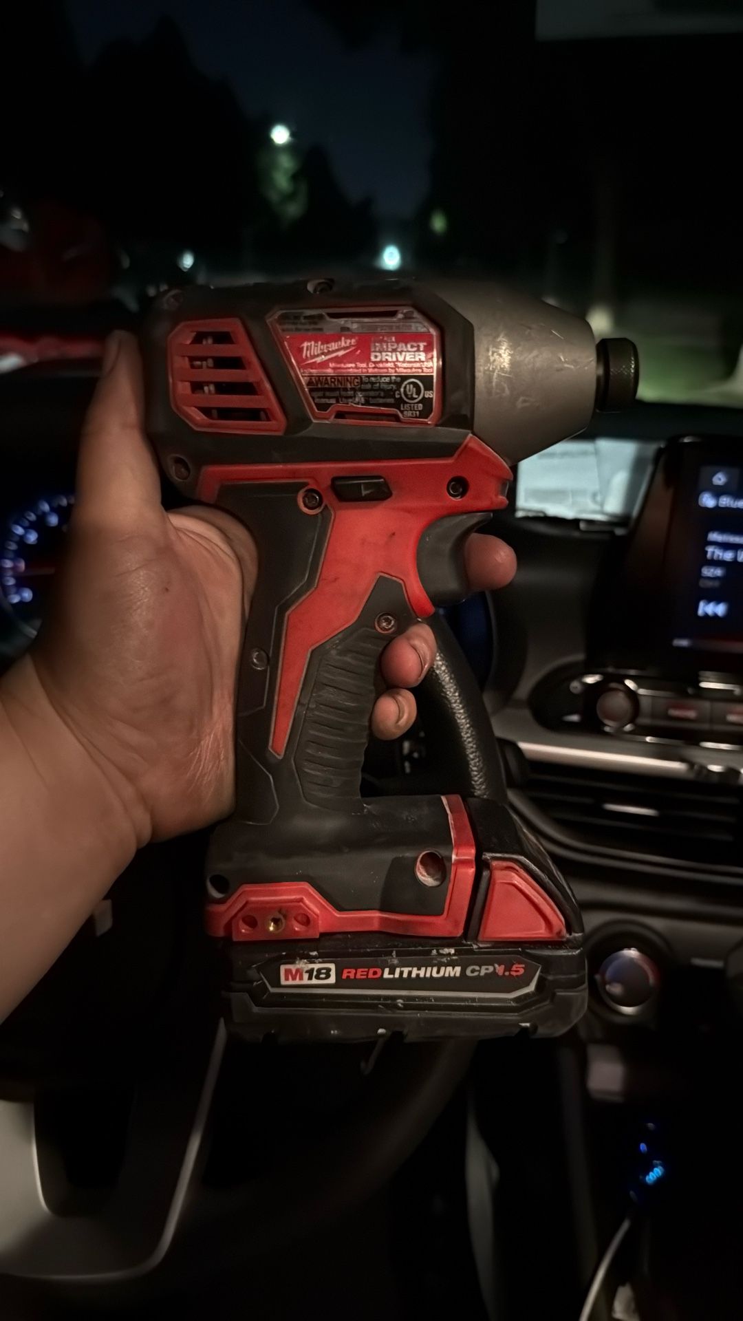 Milwaukee 1/4 Impact Driver With Battery