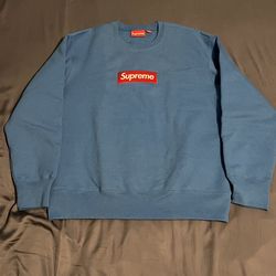 SUPREME BLUE BOX LOGO CREWNECK SIZE SMALL (FW22) **100% AUTHENTIC**