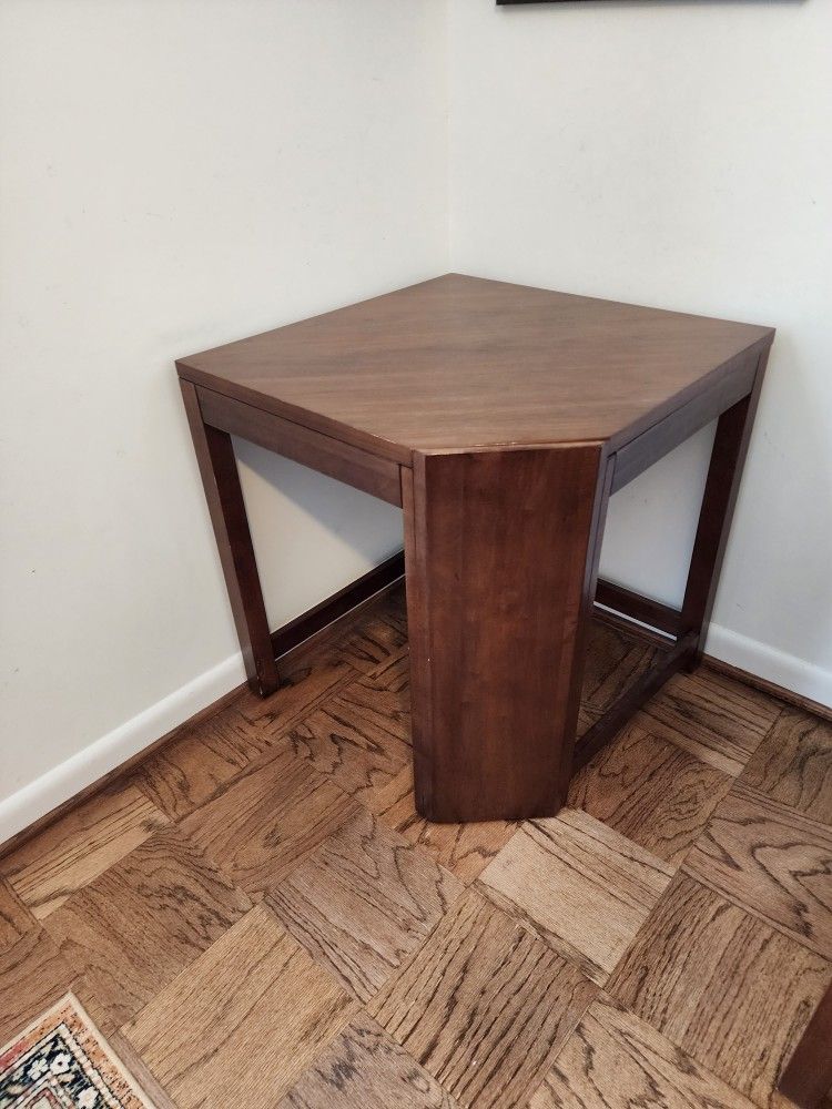 Beautiful Solid Wood Hooker Furniture Corner Desk