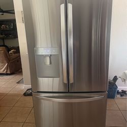 Lg refrigerator and freezer