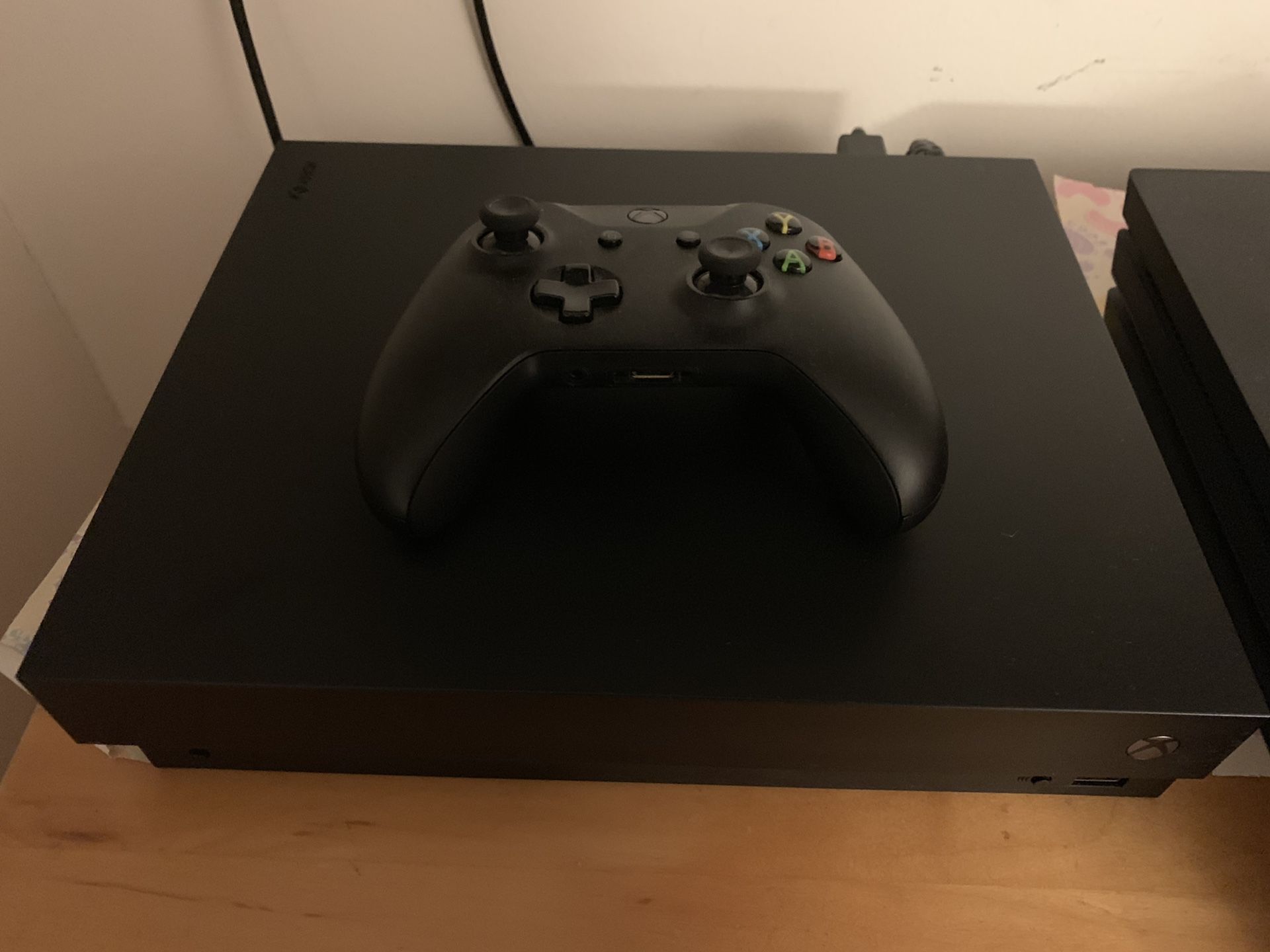 Xbox One X 1TB