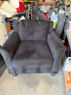 Comfy black arm chair