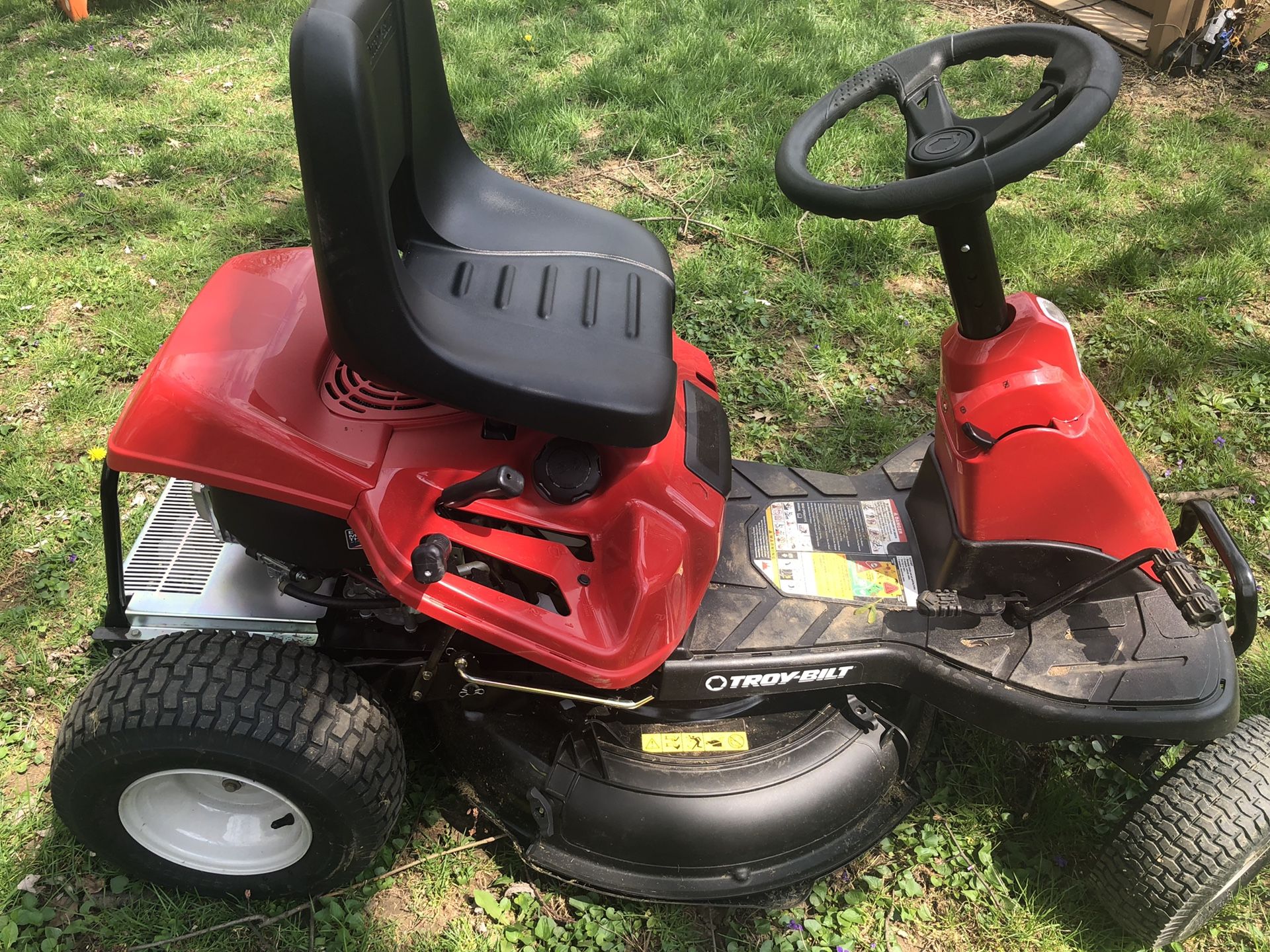 TroyBilt TB30R Hydro 10.5 HP Hydrostatic 30 inch riding lawn mower for