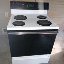 Hotpoint 30” Freestanding Electric Range