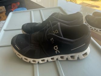 On clouds women’s 6.5
