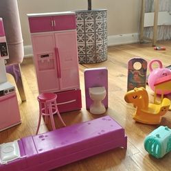Doll Furniture And Accessories 
