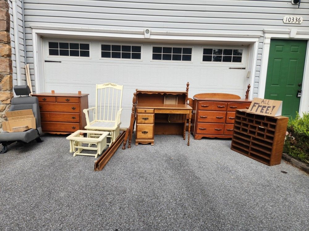 FREE Furniture!