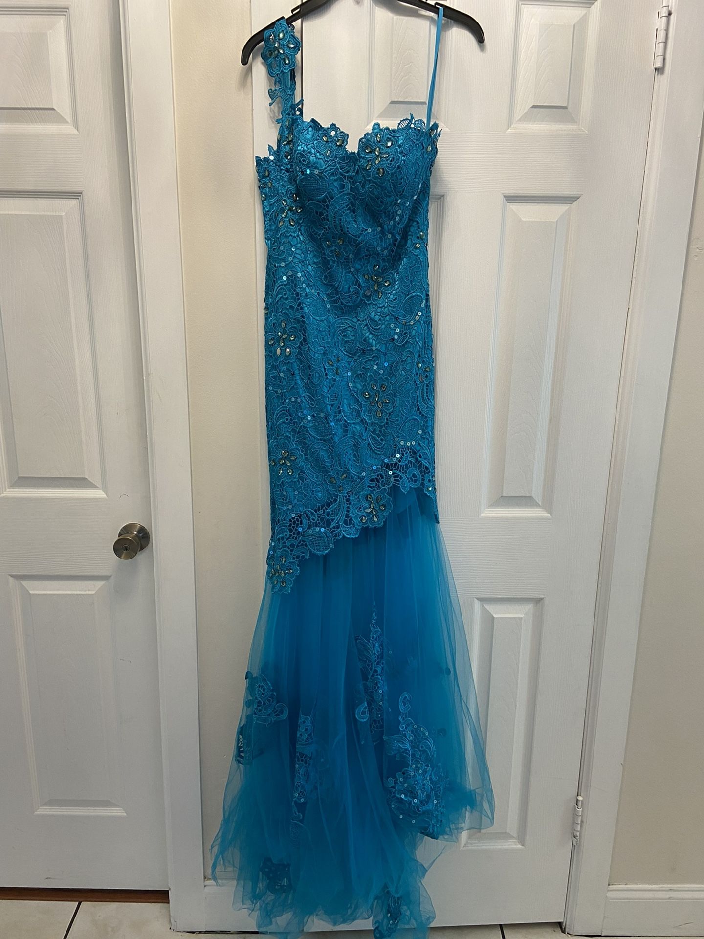 Size 2 Maggie Sottero Mermaid Gown