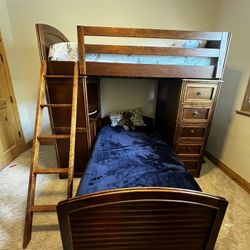 Beautiful Solid Bunk Beds With Built In Desk, Drawers And Bookshelves