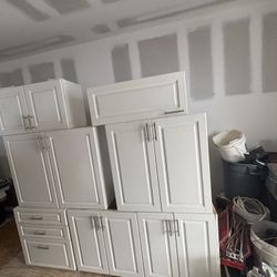 Kitchen Cabinets 