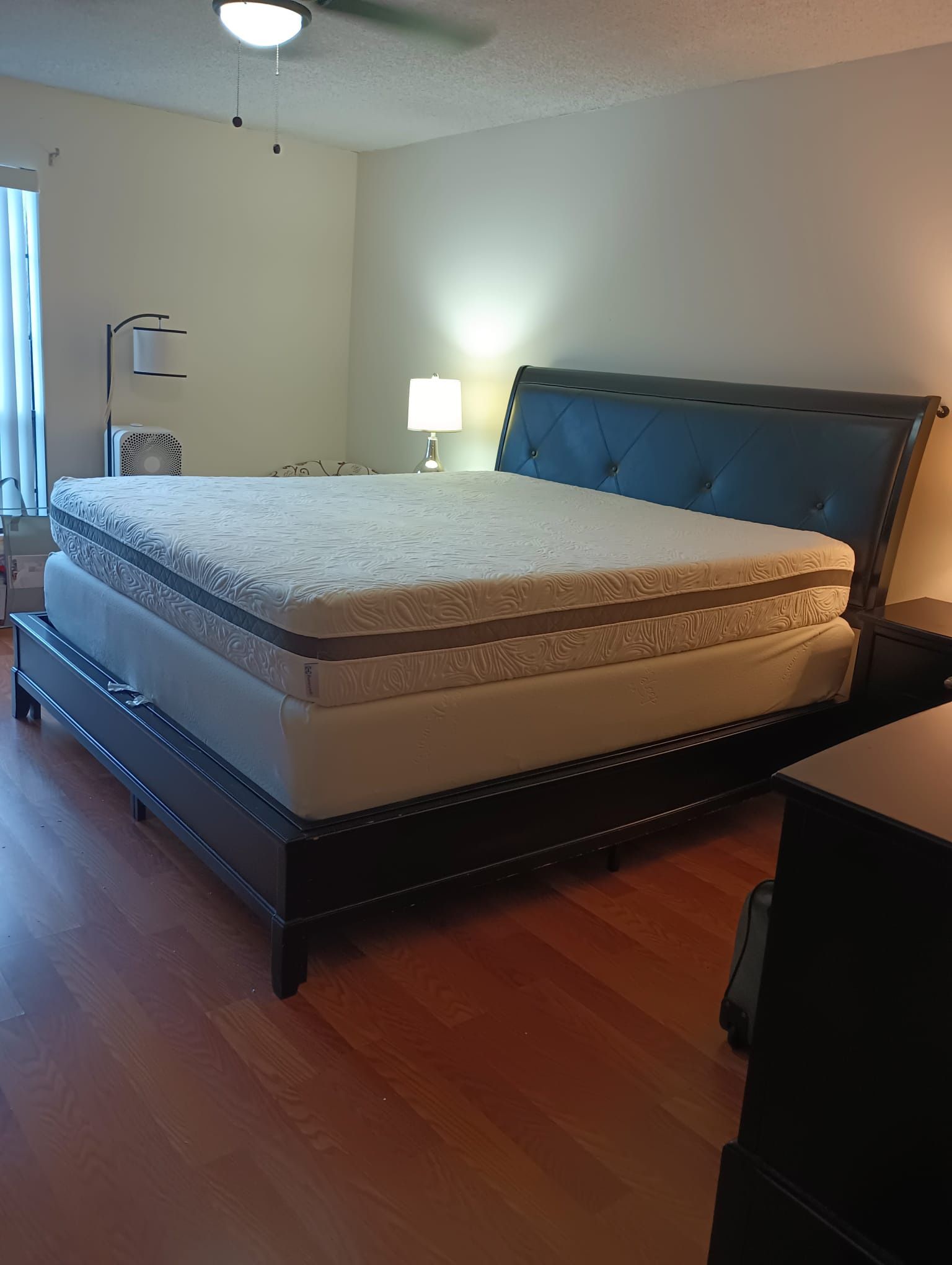King Mattress And Base for Sale in Pembroke Pines, FL OfferUp