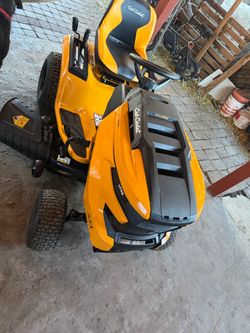 Cub Cadet XT1 Enduro LT 42 in. 547cc Engine with Intelli Power Hydrostatic Drive Gas Riding Lawn Tractor