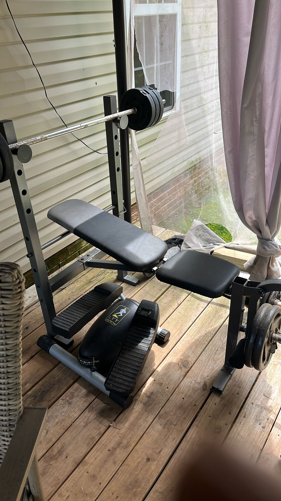 Very Good Condition Weight Bench And Weights