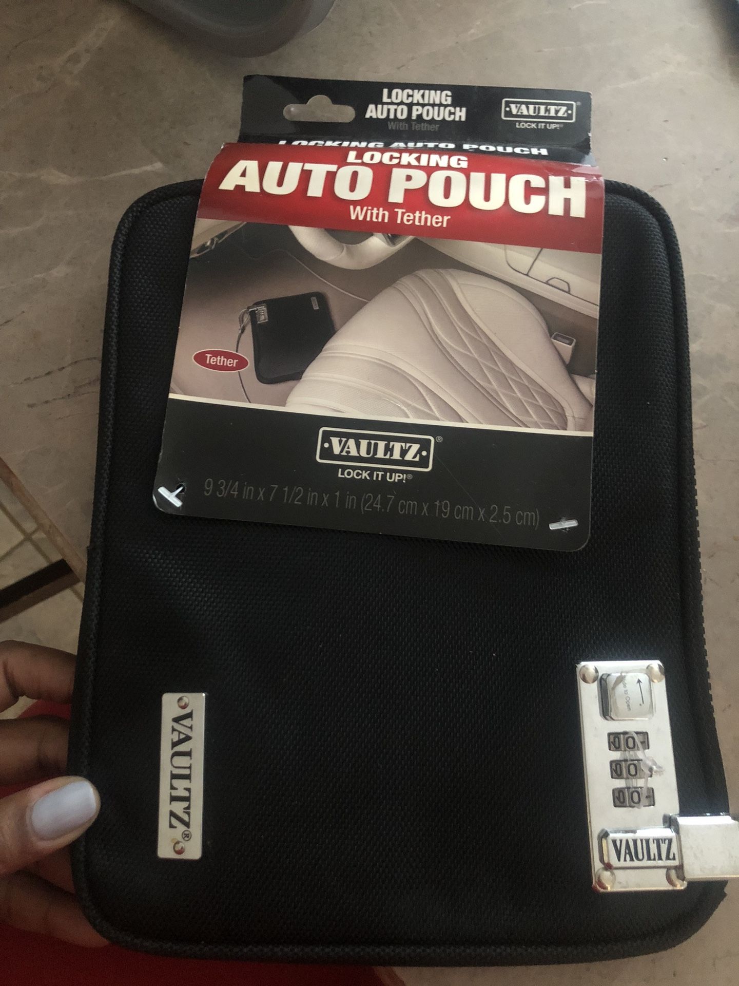 Auto Lock Pouch