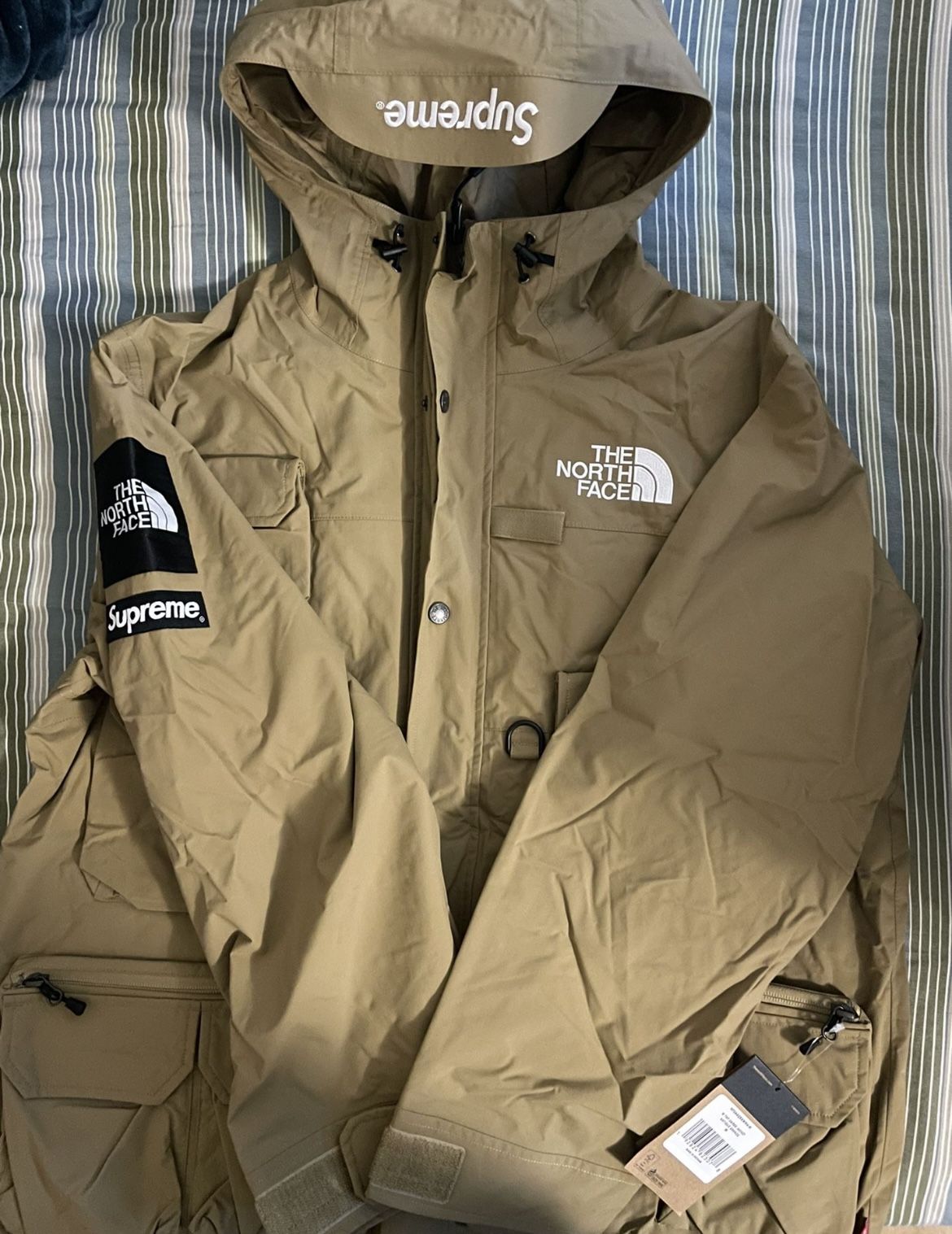 Supreme The North Face Cargo Jacket Gold Sz M Bape Hype Jordan Nike