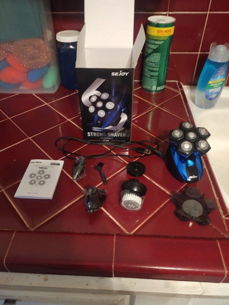 I HAVE A BRAND NEW GROOMING SET!