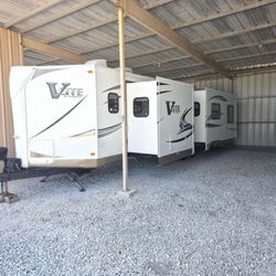 2014  Flagstaff by Forest River V-Lite 34FT aluminum frame tough fiberglass body two air conditioners 2 slide out 1 1/2 bathrooms  front master bathro
