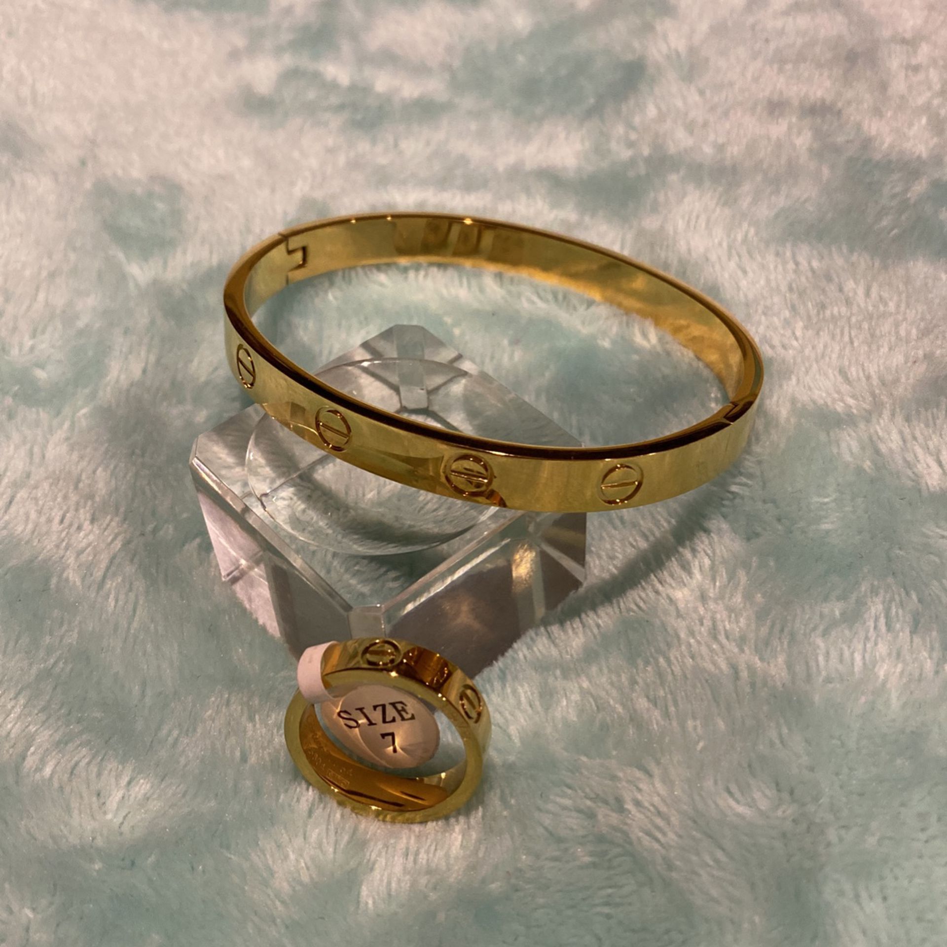 Fashion Jewelry Gold Plated Love Bangle Set Bangle 20cm & Ring size 7