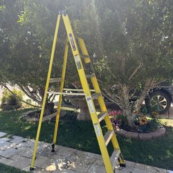 Louisville 8ft Step Ladder 