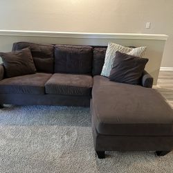 Couch With Reversible Chaise