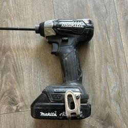 Makita Drill With Small Battery 