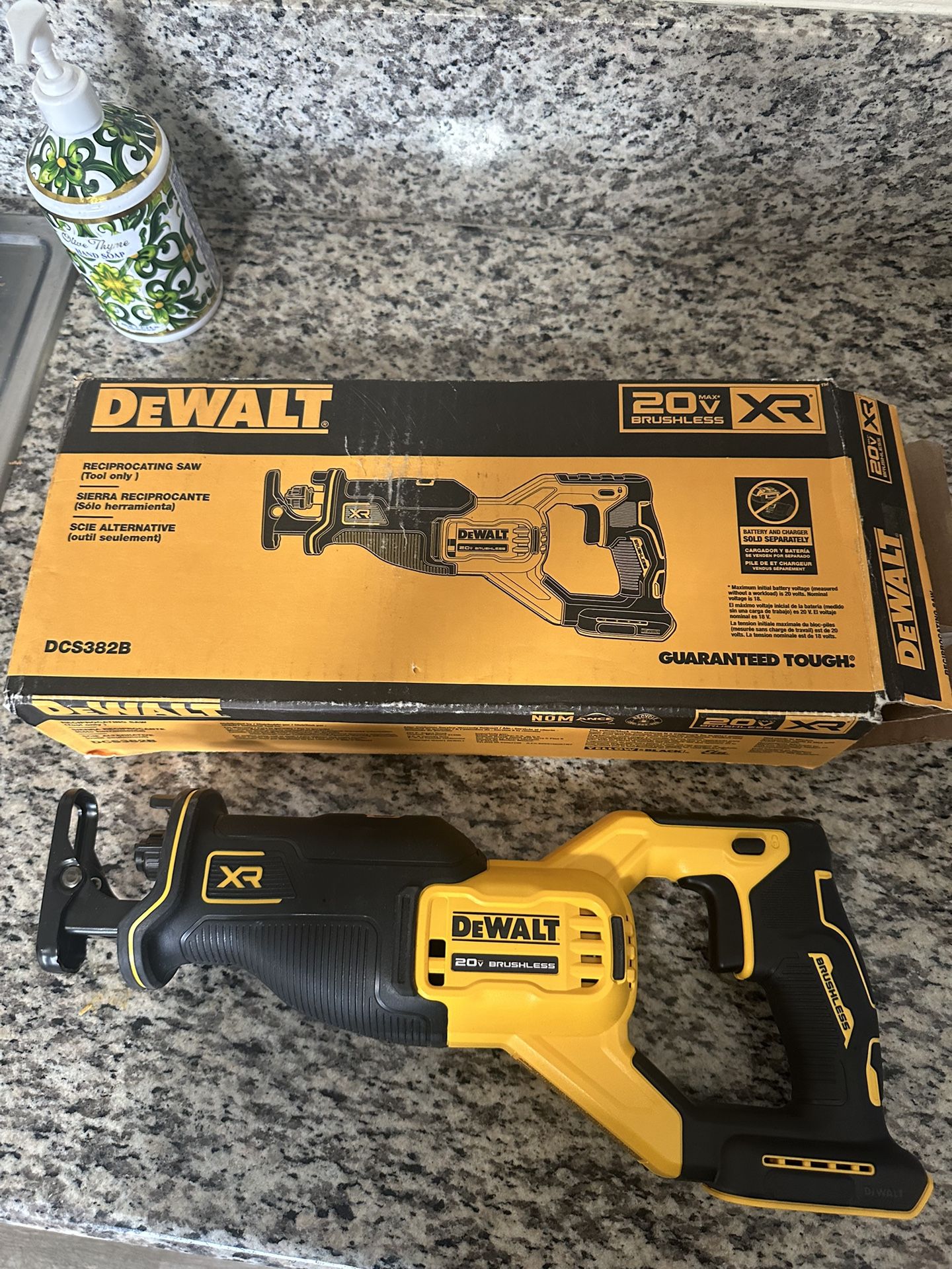 Dewalt Reciprocating Saw DCS382B