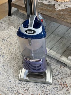 SHARK VACUUM