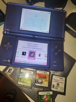 Nintendo dsi with games