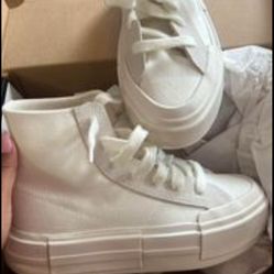 Converse Platform Size 5 Women’s 