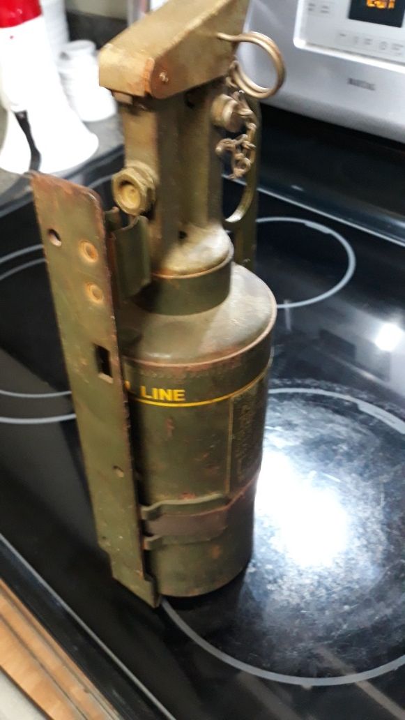 米軍実物 Decontaminating Apparatus DS2 ボトル Decontaminating Apparatus, Portable, DS2, ABC-M11. 1982 for Sale