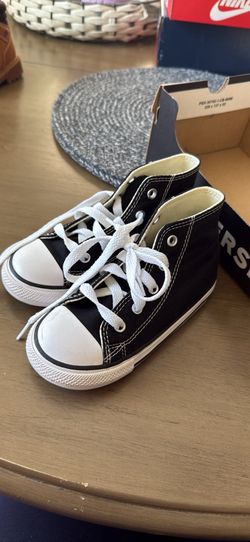 New Converse Toddler Shoes. Size 9c.