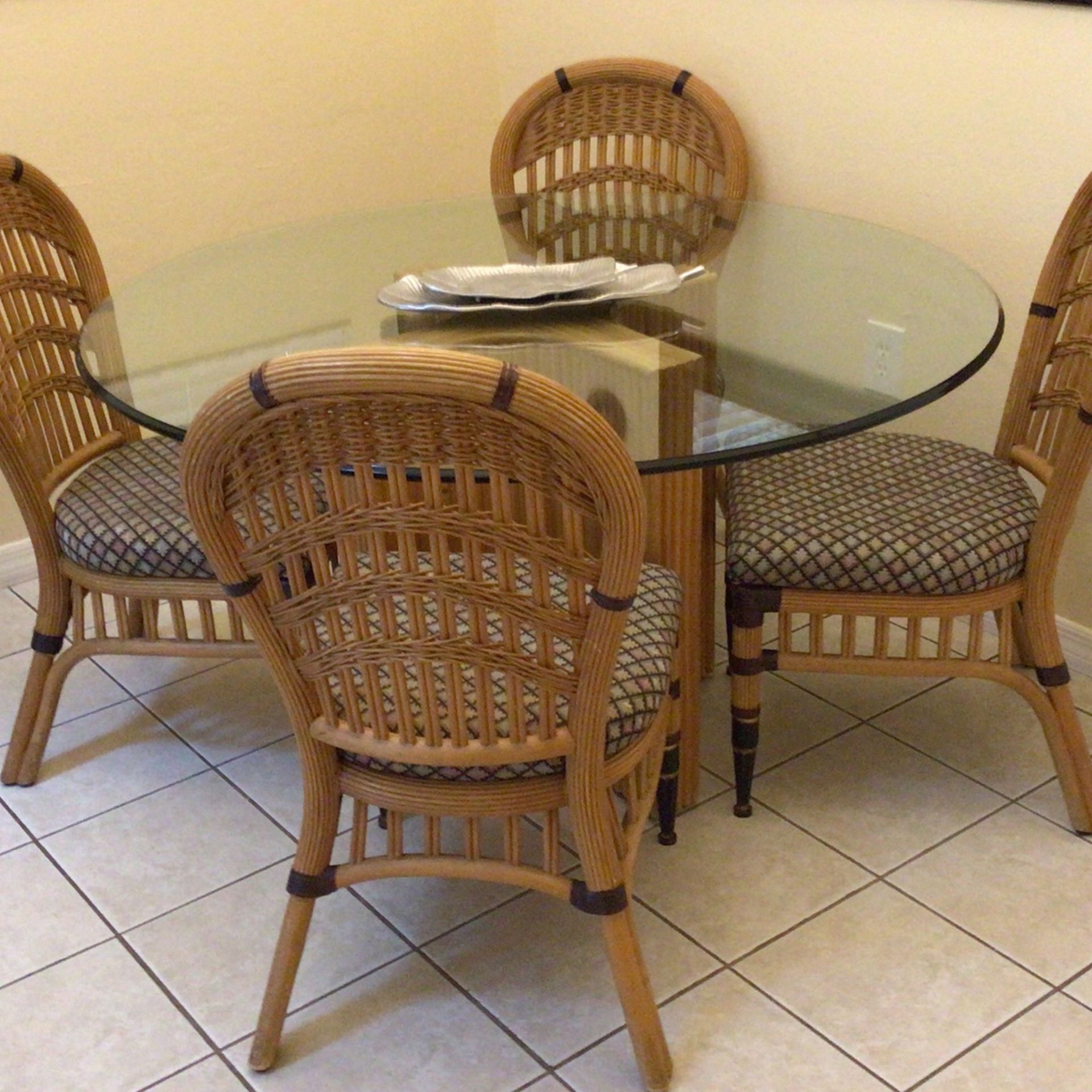 Breakfast/Dining Set - Very Good Condition